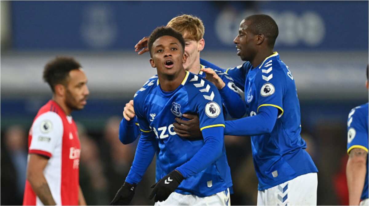 Demarai Gray scores stunning injury time winner for Everton as Arsenal lose in the Premier League again