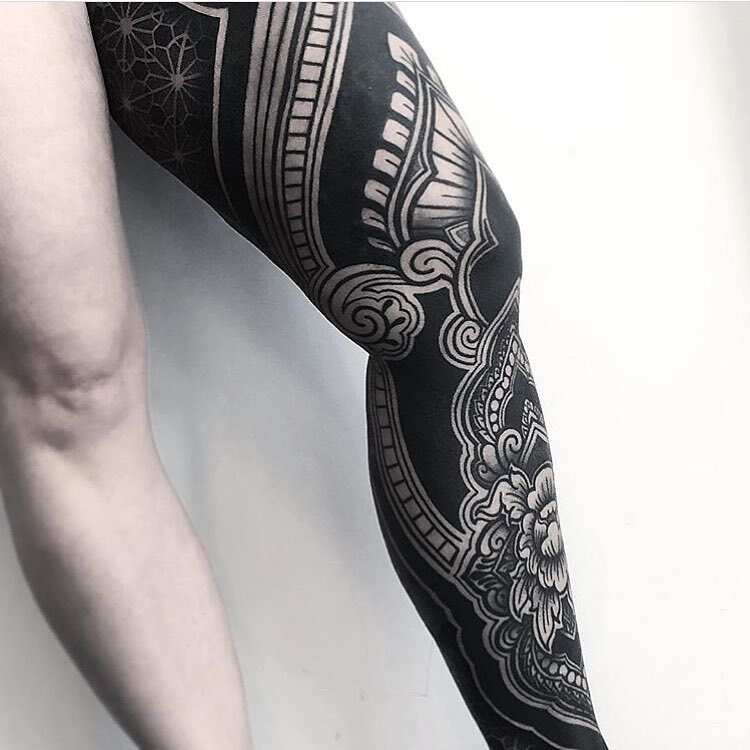 25 blackout tattoo design ideas for men and women - Legit.ng