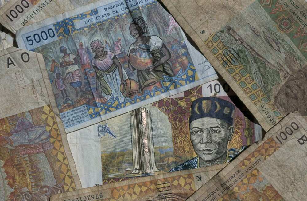 2 francs 2 francs