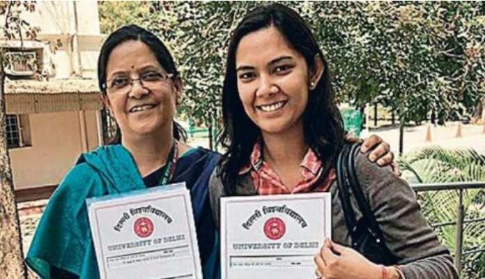 Mother-daughter duo graduate with PhD together from the same university