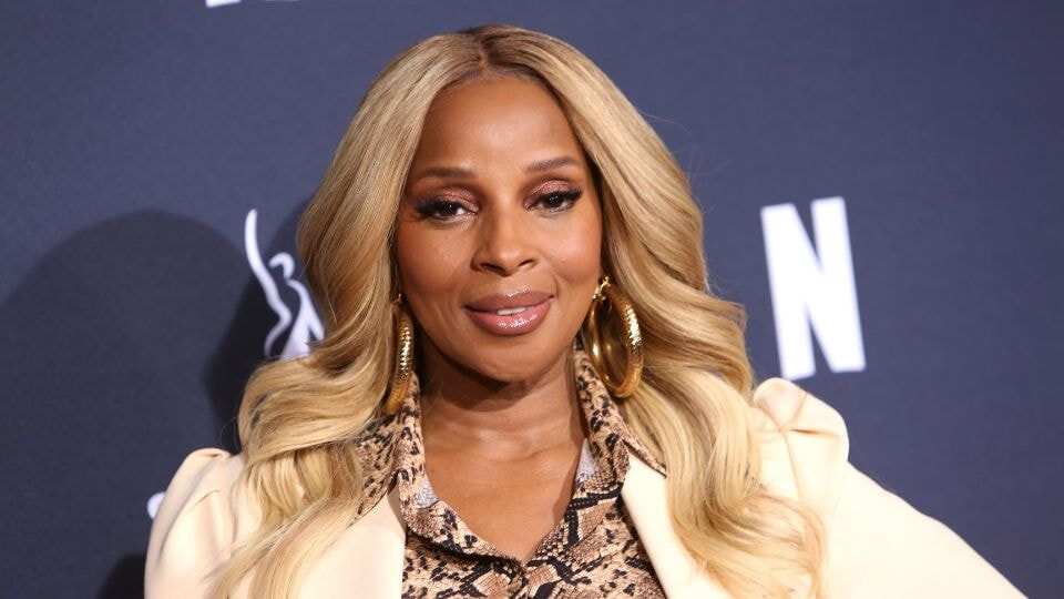 Singer Mary J. Blige celebrates 50th birthday with stunning bikini photos