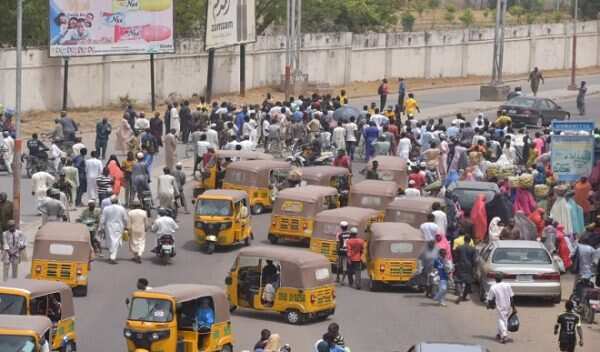 Kano: Yadda 'yan sanda suka hana dubban mutane shiga Kasuwar Kwari