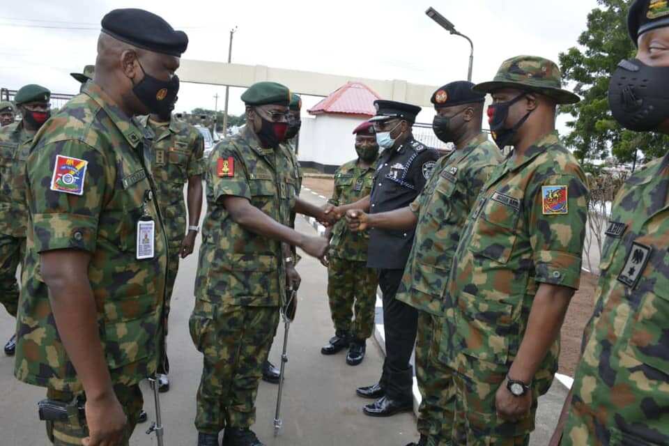 COAS Yahaya greeting top military officers