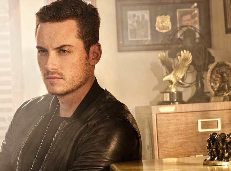 Who is Jesse Lee Soffer dating now? 