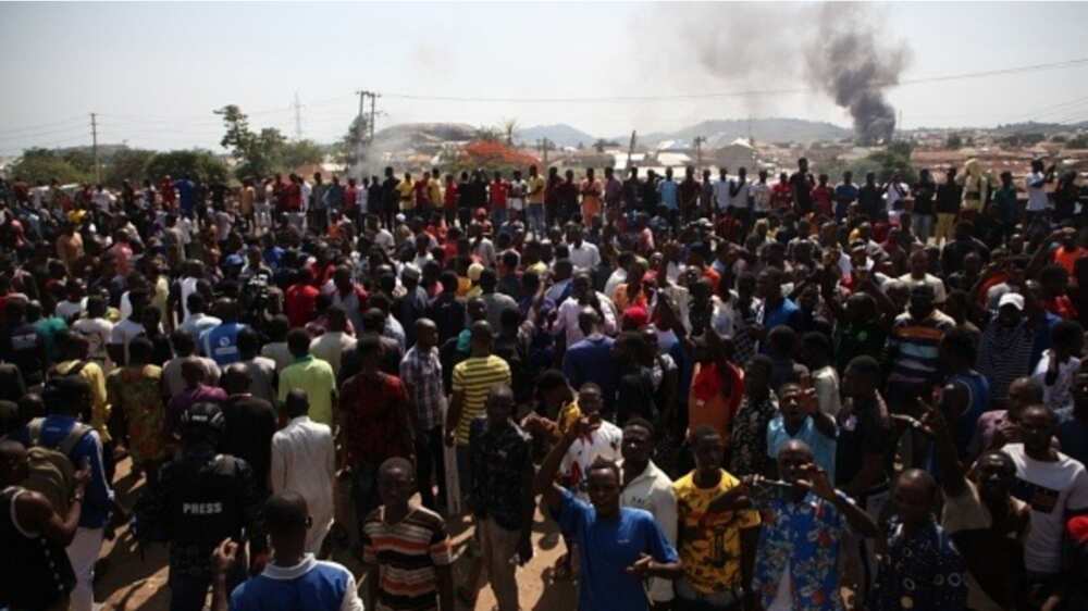 Abuja-Kaduna highway: Many Trapped as Angry Villagers Protest Fresh Killing by Bandits
