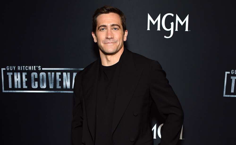 Attractive male actors Attractive male actors