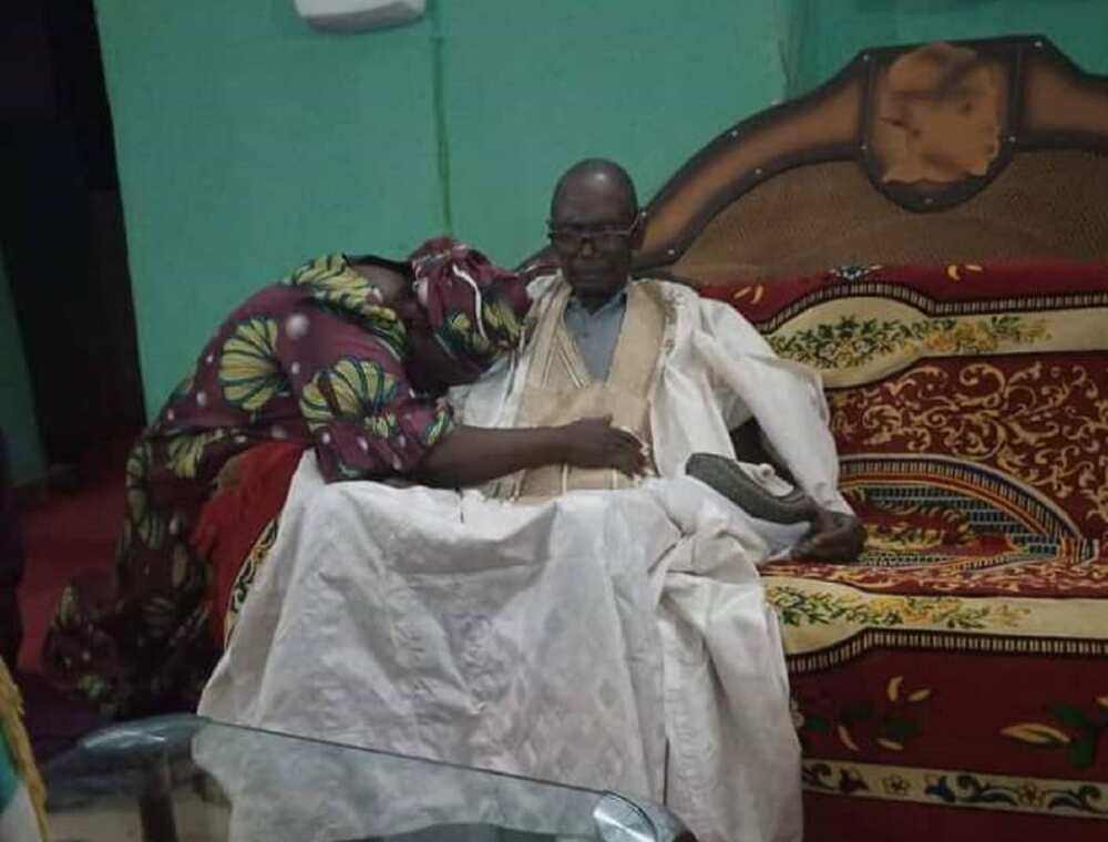 'Yan bindiga sun sako babban basaraken Kaduna da suka sace 'Yan bindiga sun sako babban basaraken Kaduna da suka sace