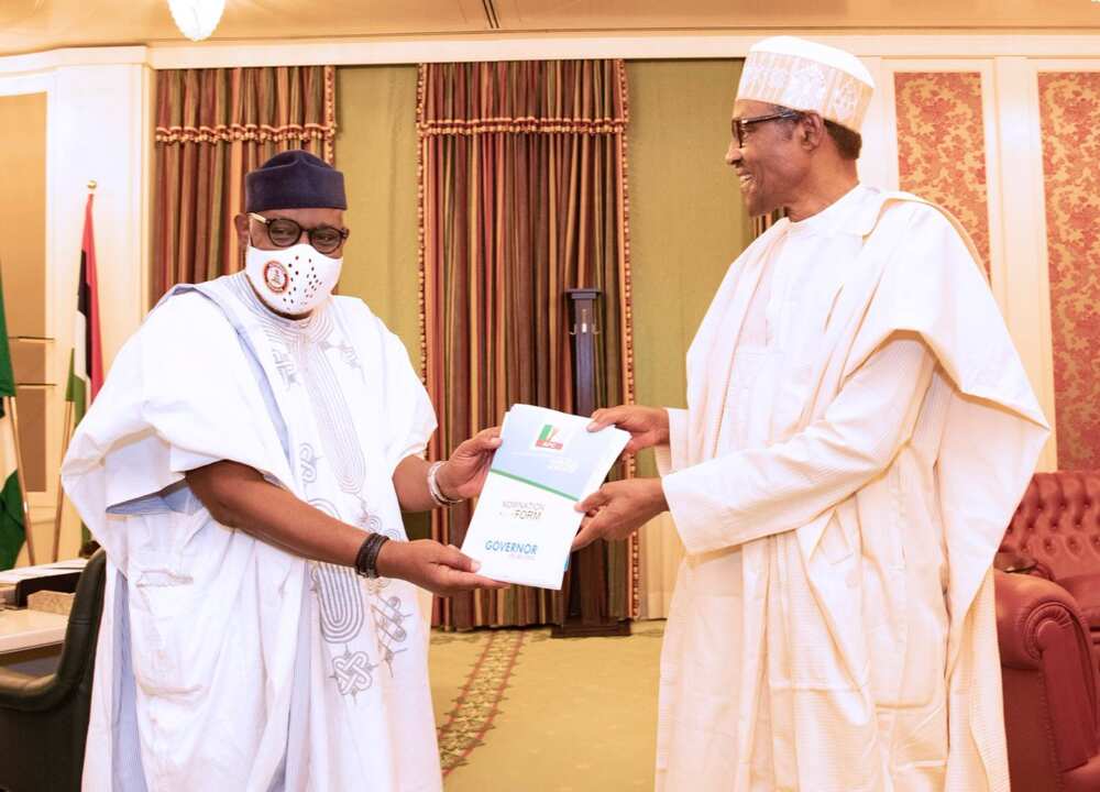 Rotimi Akeredolu ya ziyarci Buhari da fom dinsa na takarar gwamna