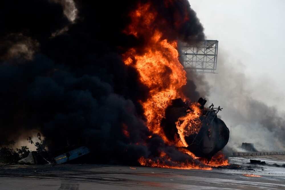 Commotion tanker explodes on Otedola bridge