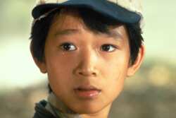 Jonathan Ke Quan dei Goonies ora