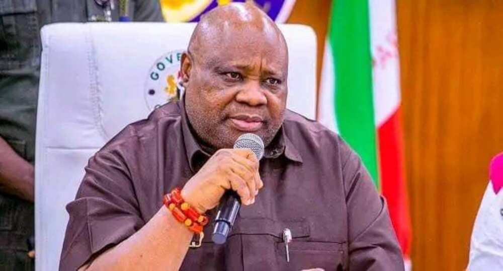 Gwamnan Osun ya sanya dokar kulle Gwamnan Osun ya sanya dokar kulle