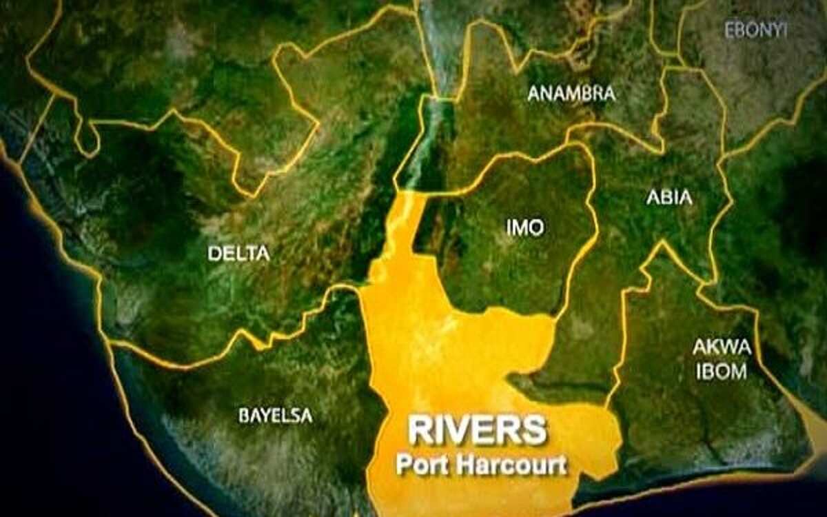 Breaking: Gunmen Open Fire on Police Officers at Rivers Checkpoint, Kill 2  - Legit.ng