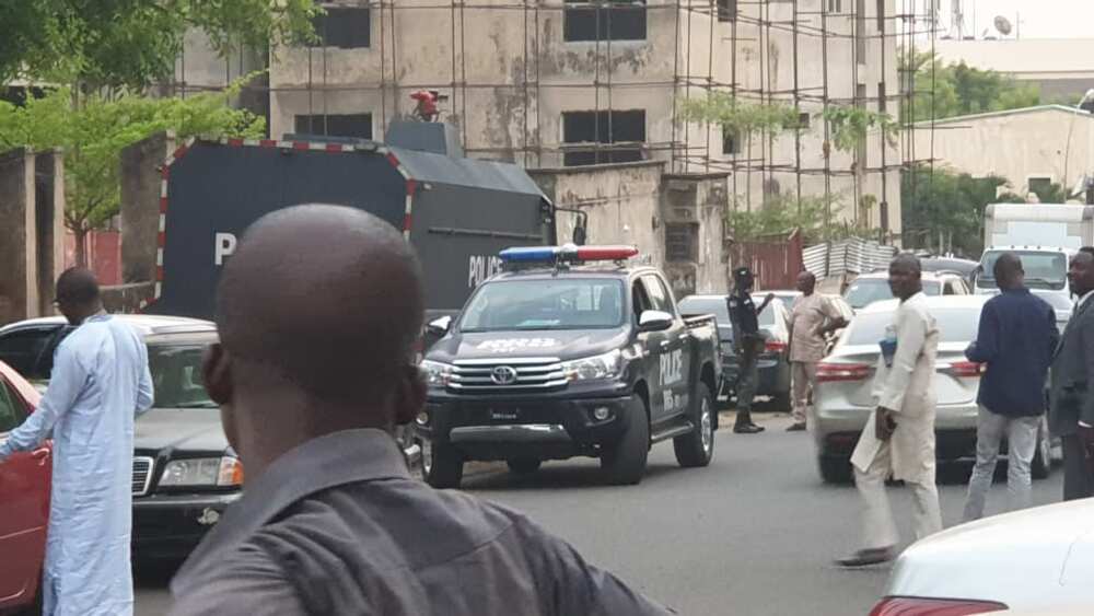 Police bar Oshiomhole’s men from gaining access into APC secretariat