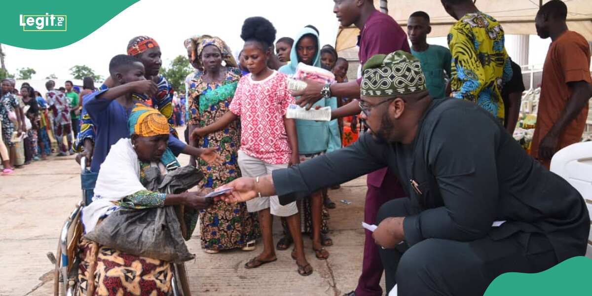 Kashamu follows in father's footsteps, providing aid to 8,000 people