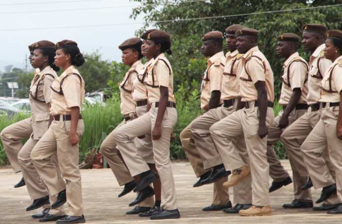 Rovga riguna ga Mata Mata Buga Takaddin Kayan Aiki Nigeria