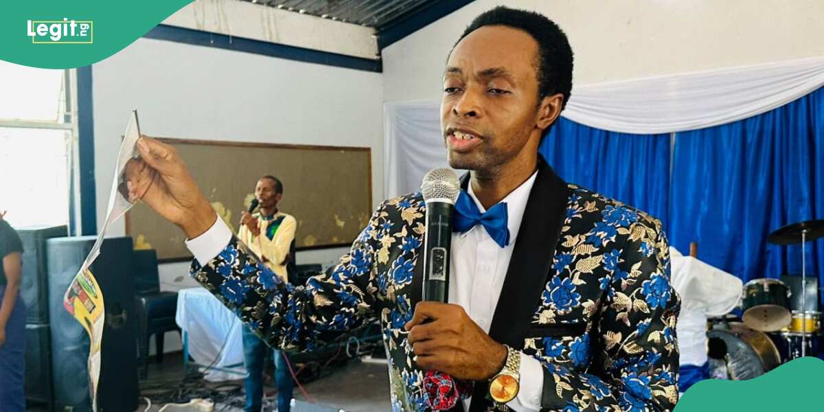 I Saw A Ring Around Nigeria Prophet Isaac Amata Releases 10   Cdca398c284a708c 