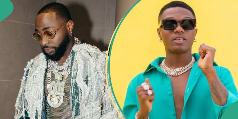 Wizkid and Davido's fans struggle to choose quote from the two singer's statement.