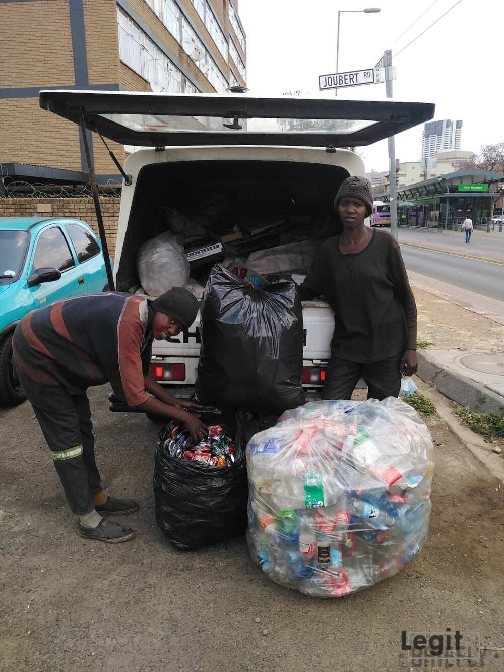 Exclusive: Meet the Sunnyside Twin Sisters Who Turned Trash Into Cash Exclusive: Meet the Sunnyside Twin Sisters Who Turned Trash Into Cash