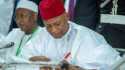Abba Gida Gida Ya Ce Ya Na Bukatar Biliyan 6 Don Wadatar Da Makarantun Kano Da Kujerun Zama, Ya Koka Da Mulkin Ganduje