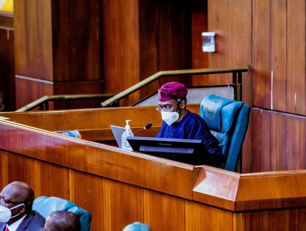Yanzu-yanzu: Majalisar wakilai ta rincabe da hayaniya yayinda mambobi 2 suka sauya sheka daga PDP zuwa APC Yanzu-yanzu: Majalisar wakilai ta rincabe da hayaniya yayinda mambobi 2 suka sauya sheka daga PDP zuwa APC