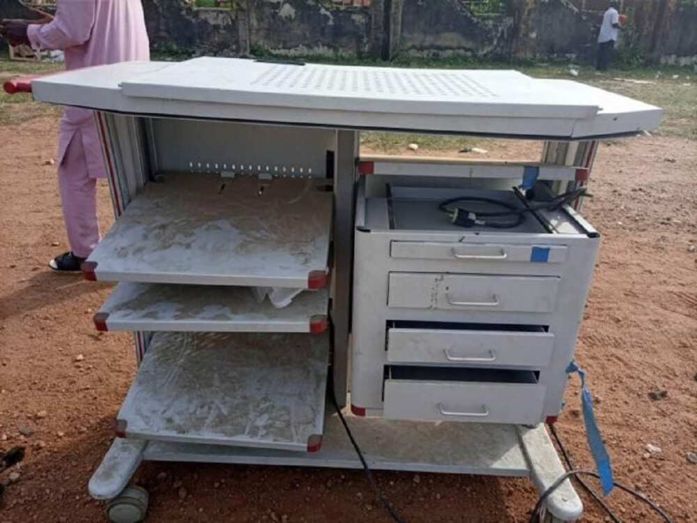 Bidiyo da hotuna faston da aka kama da kayan asibiti na sata masu darajar N12bn Bidiyo da hotuna faston da aka kama da kayan asibiti na sata masu darajar N12bn