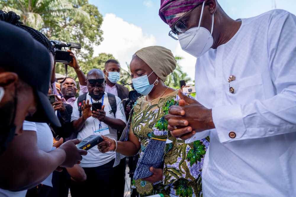 Sanwo-Olu and wife cast ballot in Lagos LG elections