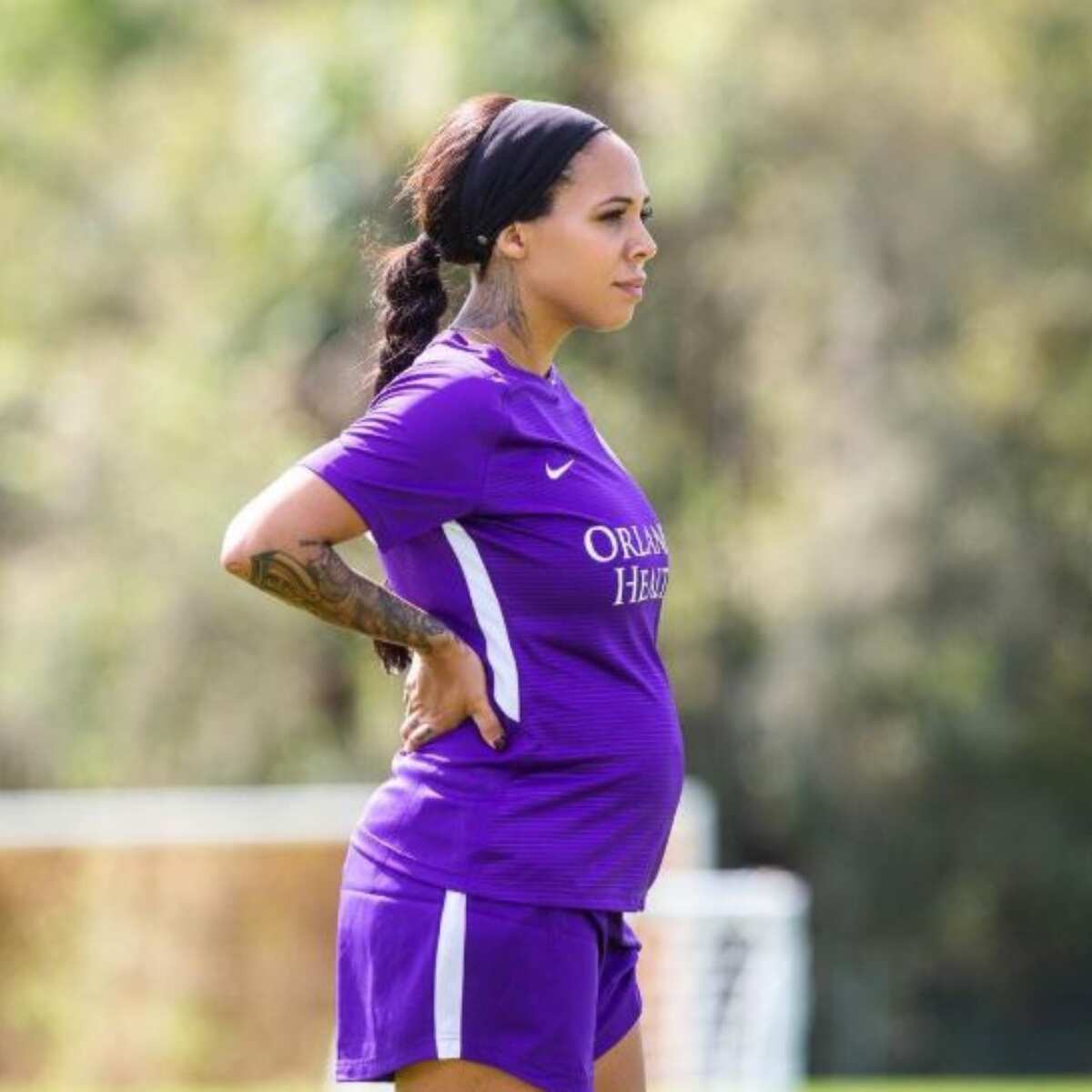 American footballer Sydney Leroux goes back to training while 6 months pregnant (photos) American footballer Sydney Leroux goes back to training while 6 months pregnant (photos)
