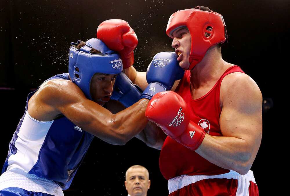 Tony Yoka dans un combat aux jeux olympiques Tony Yoka dans un combat aux jeux olympiques