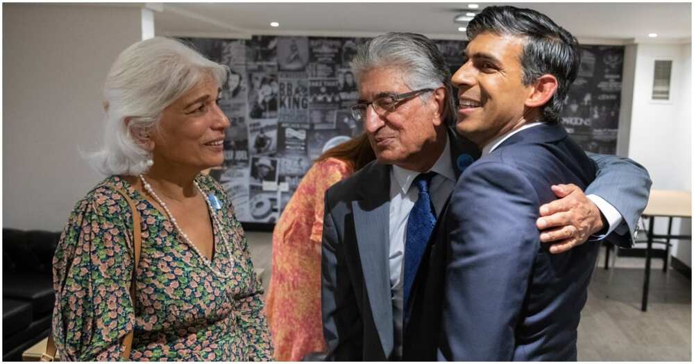 Rishi Sunak with his parents