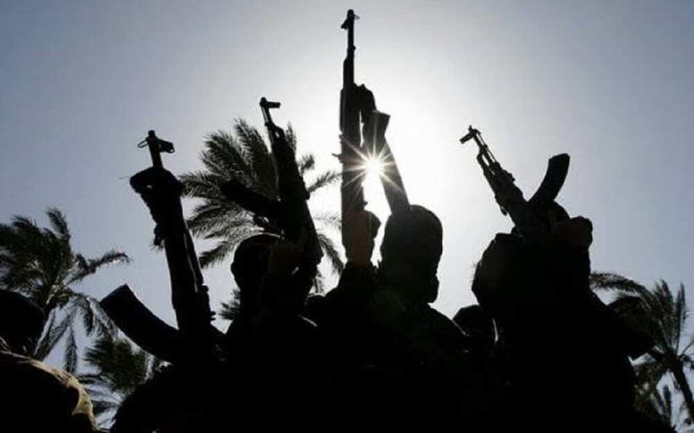 'Yan bindiga sun kai hari birnin Kano, sun ragargaza wurare 3 a rana daya 'Yan bindiga sun kai hari birnin Kano, sun ragargaza wurare 3 a rana daya
