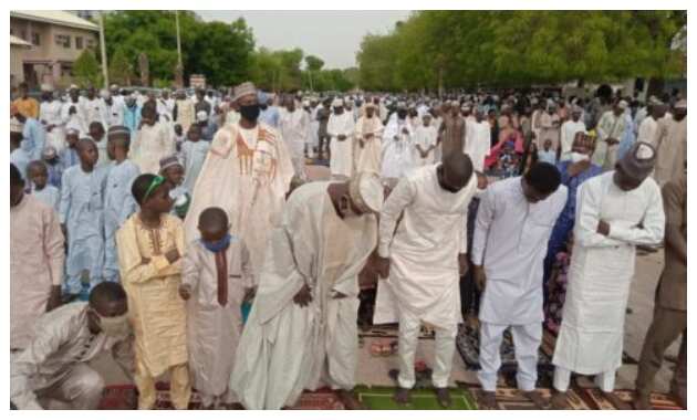 COVID-19: Muslims observe Eid prayers in Kano without social distancing