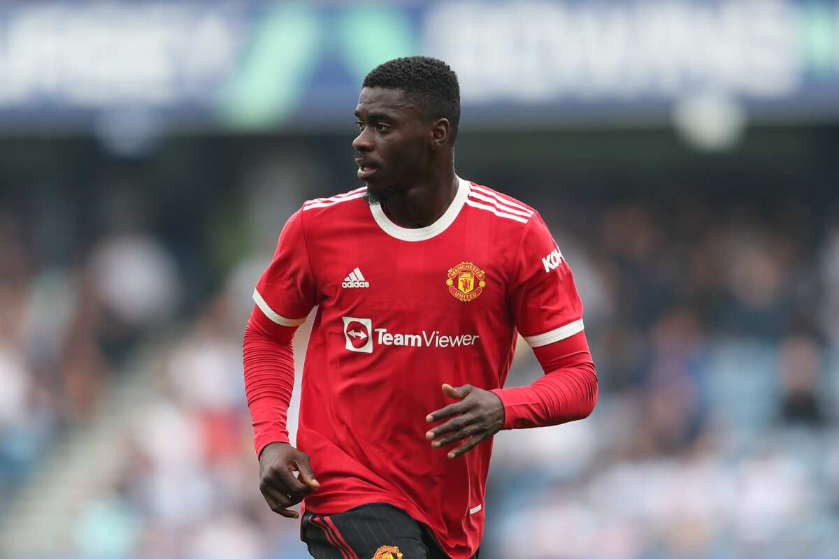 African footballer dumps Man United, completes big move to another Premier League giants