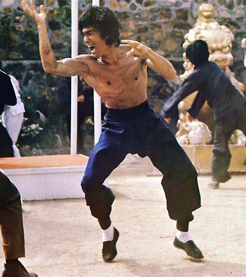 Bruce Lee Height 5' - Bruce Lee The Legend The Best Ever