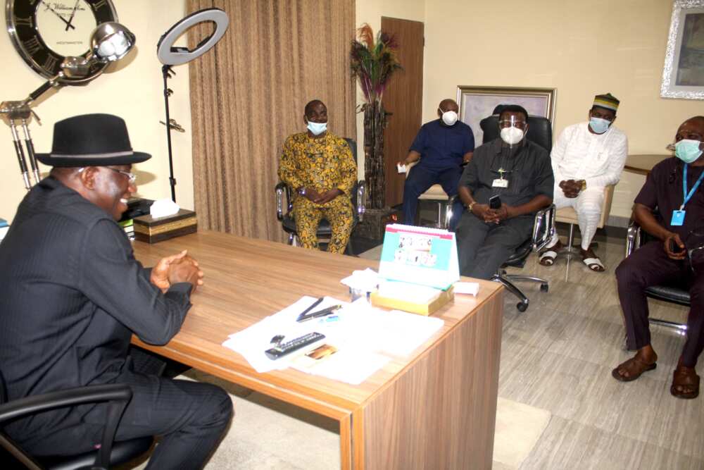 Goodluck Jonathan holds meeting with PDP Reps members