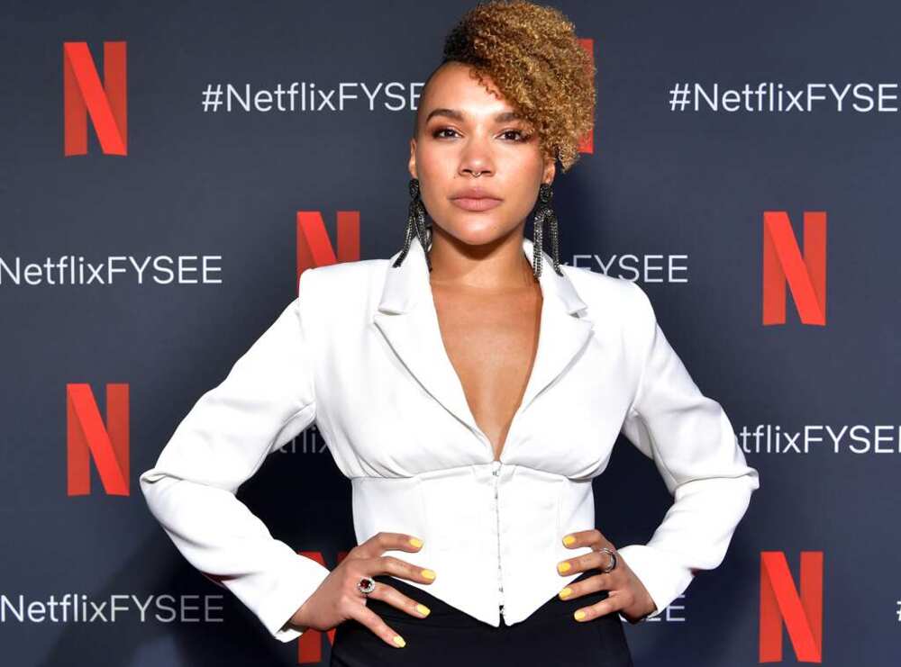 Emmy Raver-Lampman biography Emmy Raver-Lampman biography