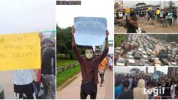 Just in: UNIBEN students paralyze academic activities as they protest new N20k school fees extra charge