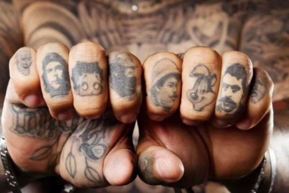 finger tattoos ideas