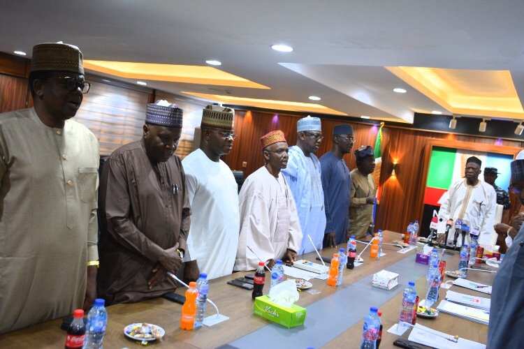 APC Governors/Senator Abdullahi Adamu/Tinubu/FG/Buhari/Naira Redesign Policy