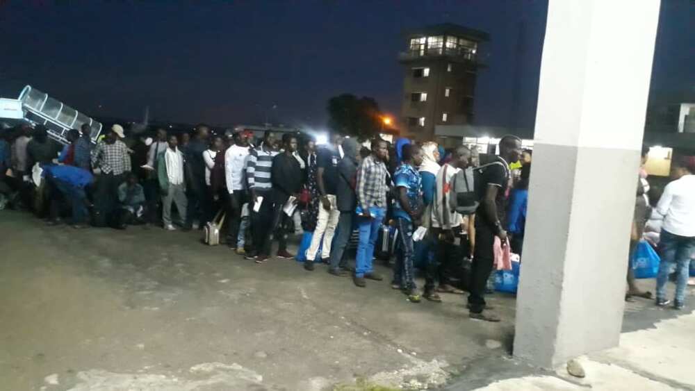 Nigeria at 59: Photo shows 161 Nigerians as they return from Libya on independence day