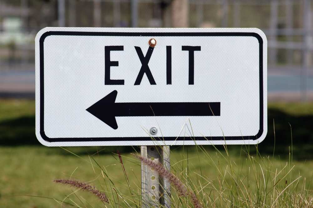 Are traffic signs and road signs the same thing? Are traffic signs and road signs the same thing?