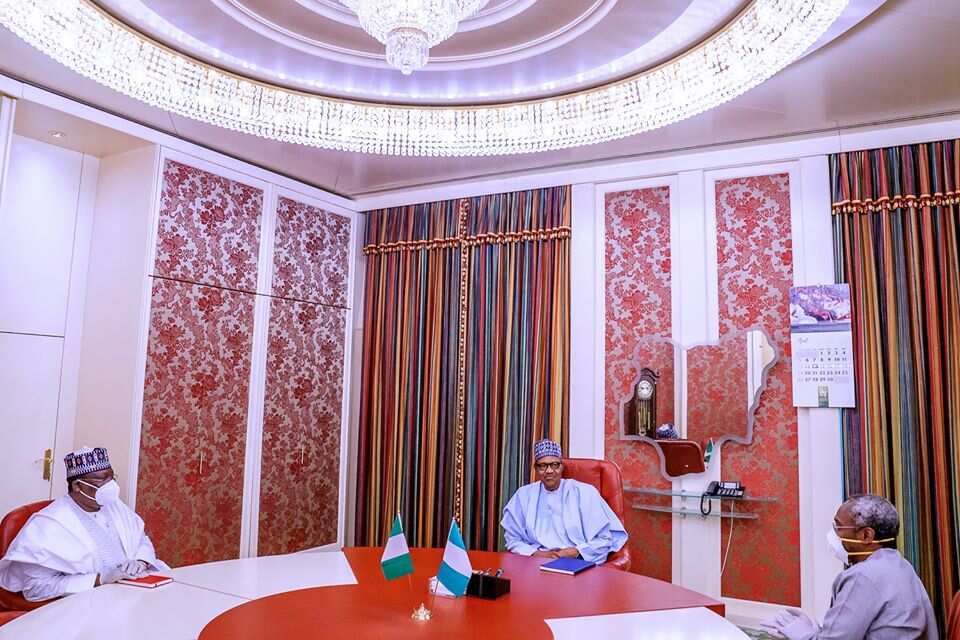 Shuagban majalisar dattawa; Sanata Ahmed Lawan; Shugaban kasa Muhammadu Buhari da kuma Kakakin majalisar wakilai; Femi Gbajabiamila a fadar shugaban kasa