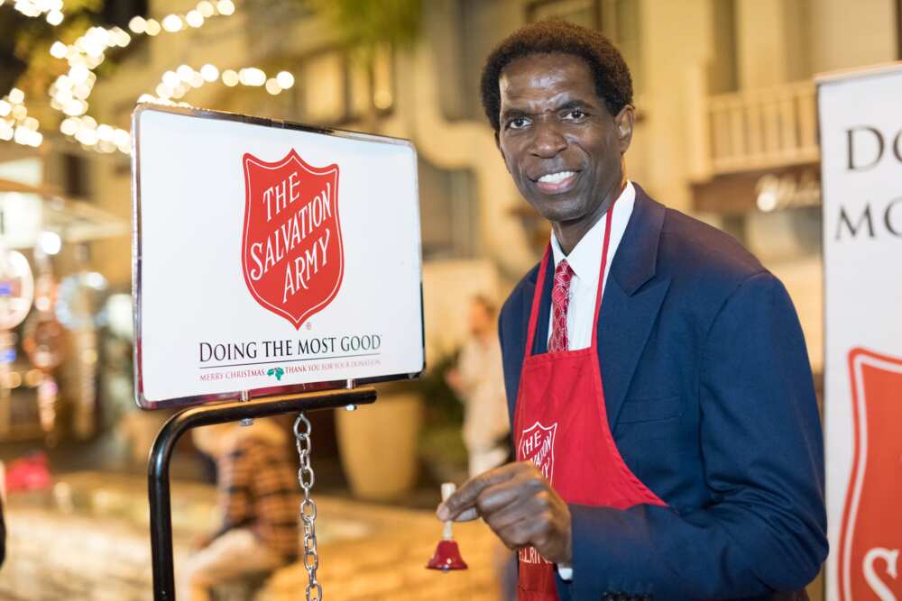 How many ex-NBA players are Jehovah's witnesses? How many ex-NBA players are Jehovah's witnesses?
