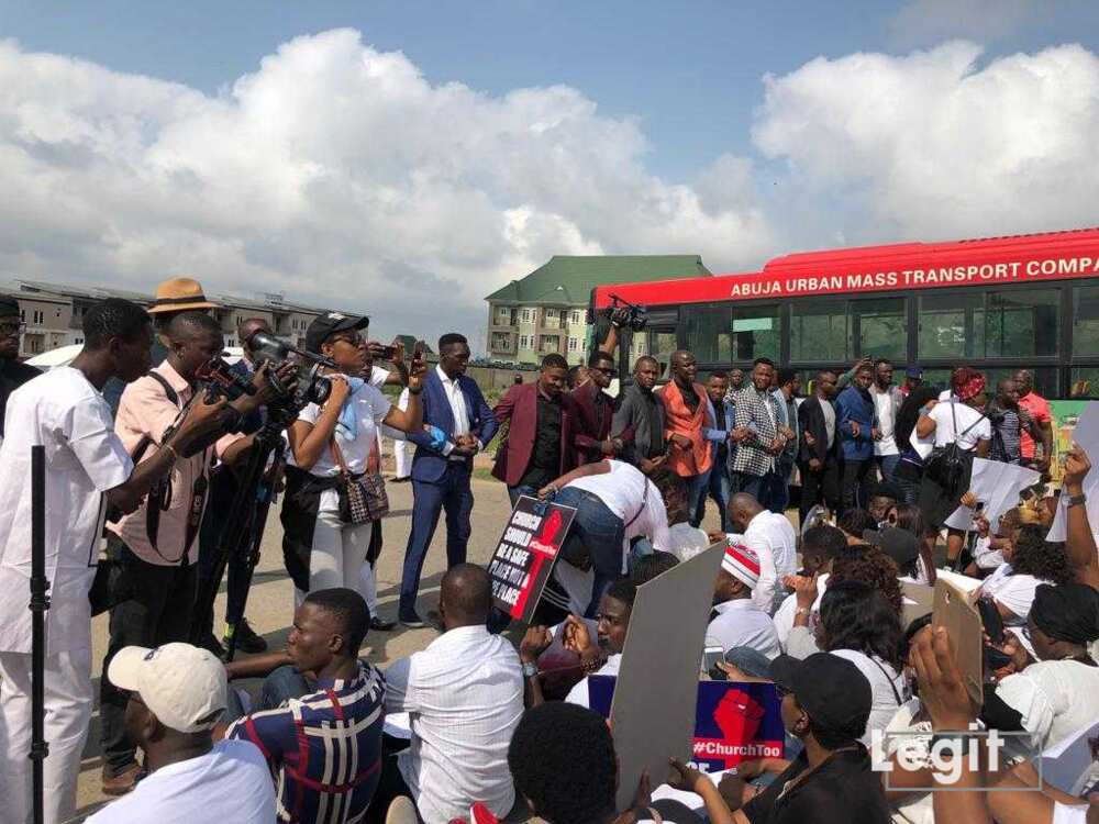 HAPPENING NOW: Heavy police presence at Lagos COZA church as Nigerians protest against Fatoyinbo (photos)