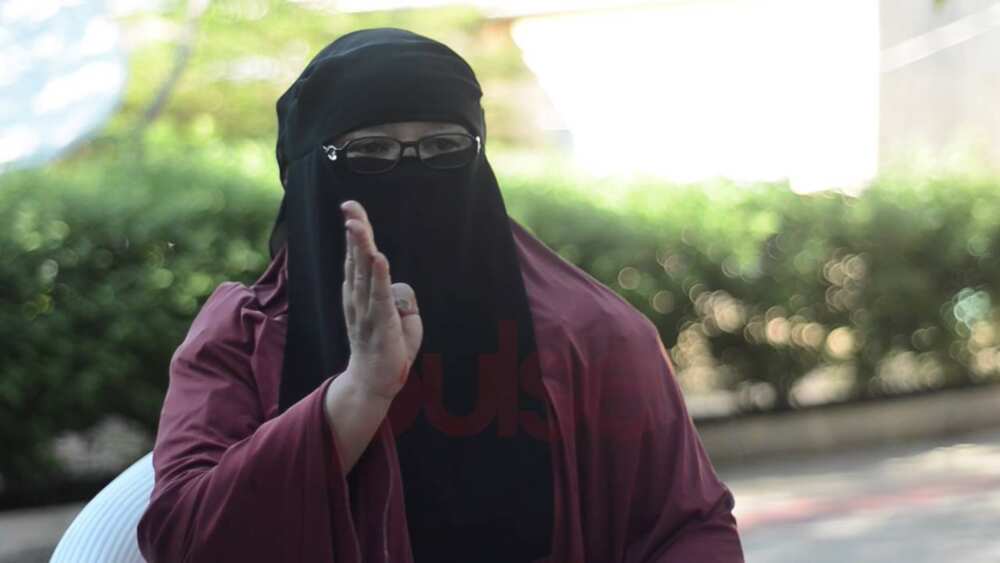 Tsuguni bata kare ba: EFCC ta tasa keyar ‘Mamar Boko Haram’ a kan zambar N42m Tsuguni bata kare ba: EFCC ta tasa keyar ‘Mamar Boko Haram’ a kan zambar N42m