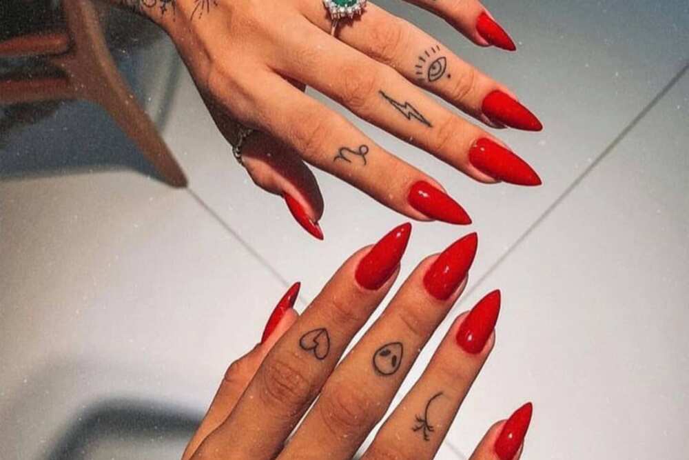 Do tattoos on the finger hurt? Do tattoos on the finger hurt?