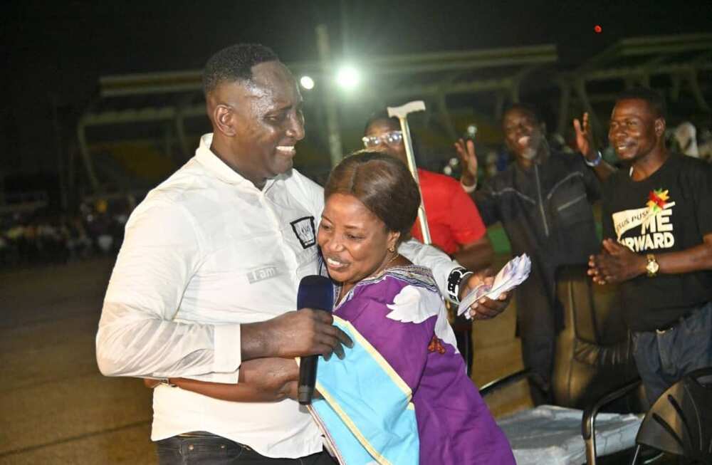 Flood Victims Rescued by Prophet Jeremiah Fufeyin Return Home with N5million Cash Gifts