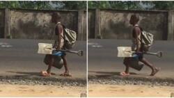 Touching video shows young boy who went to hustle as he was going home, he had shovel, bucket, bag, many react