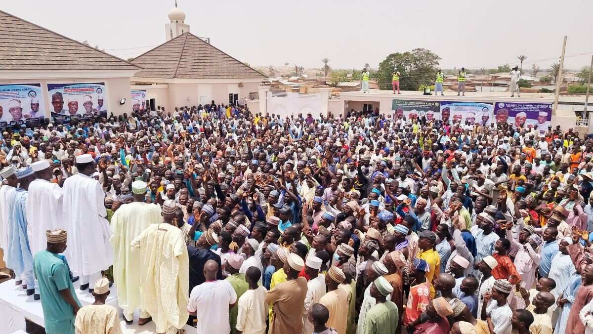 2023: Tinubu carries presidential consultations to Kano, meets Ganduje, mammoth crowd of supporters