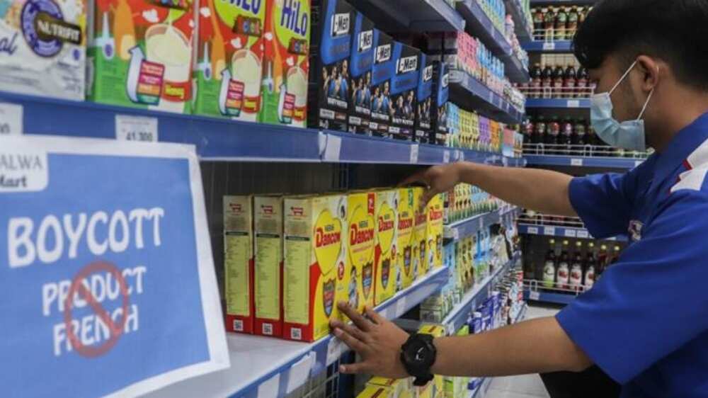 Batanci ga Annabi: An haramta siyar da kayayyakin Faransa a Indonesia Batanci ga Annabi: An haramta siyar da kayayyakin Faransa a Indonesia