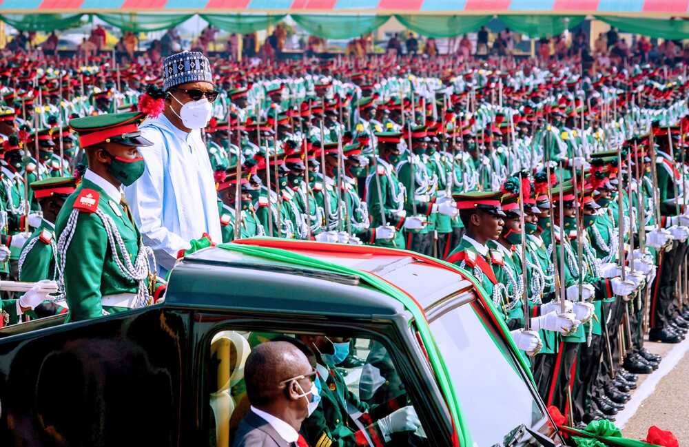 Shugaba Buhari ya halarci taron yayen sabbin Sojoji a NDA (Hotuna) Shugaba Buhari ya halarci taron yayen sabbin Sojoji a NDA (Hotuna)